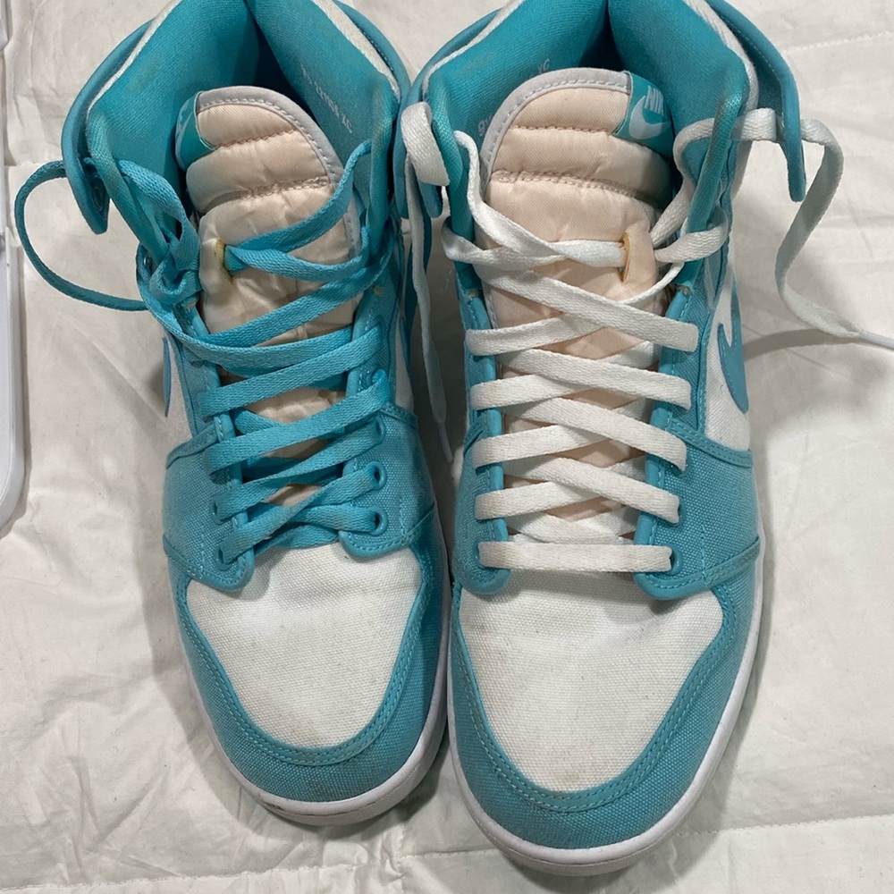 Men’s Nike shoes